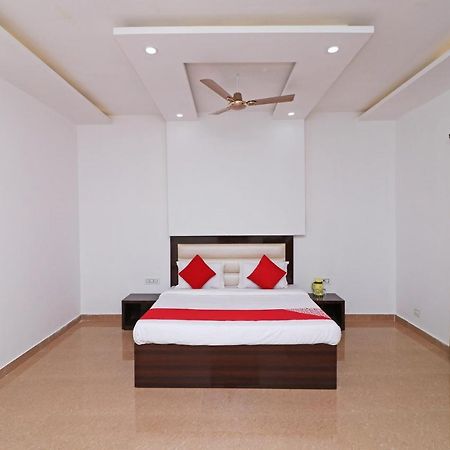 Oyo 29755 Hotel Jammu Airlines Exteriör bild
