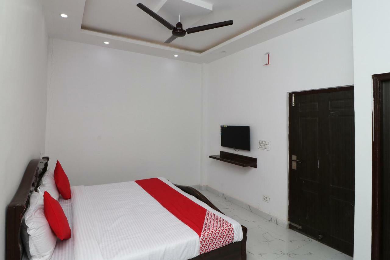 Oyo 29755 Hotel Jammu Airlines Exteriör bild