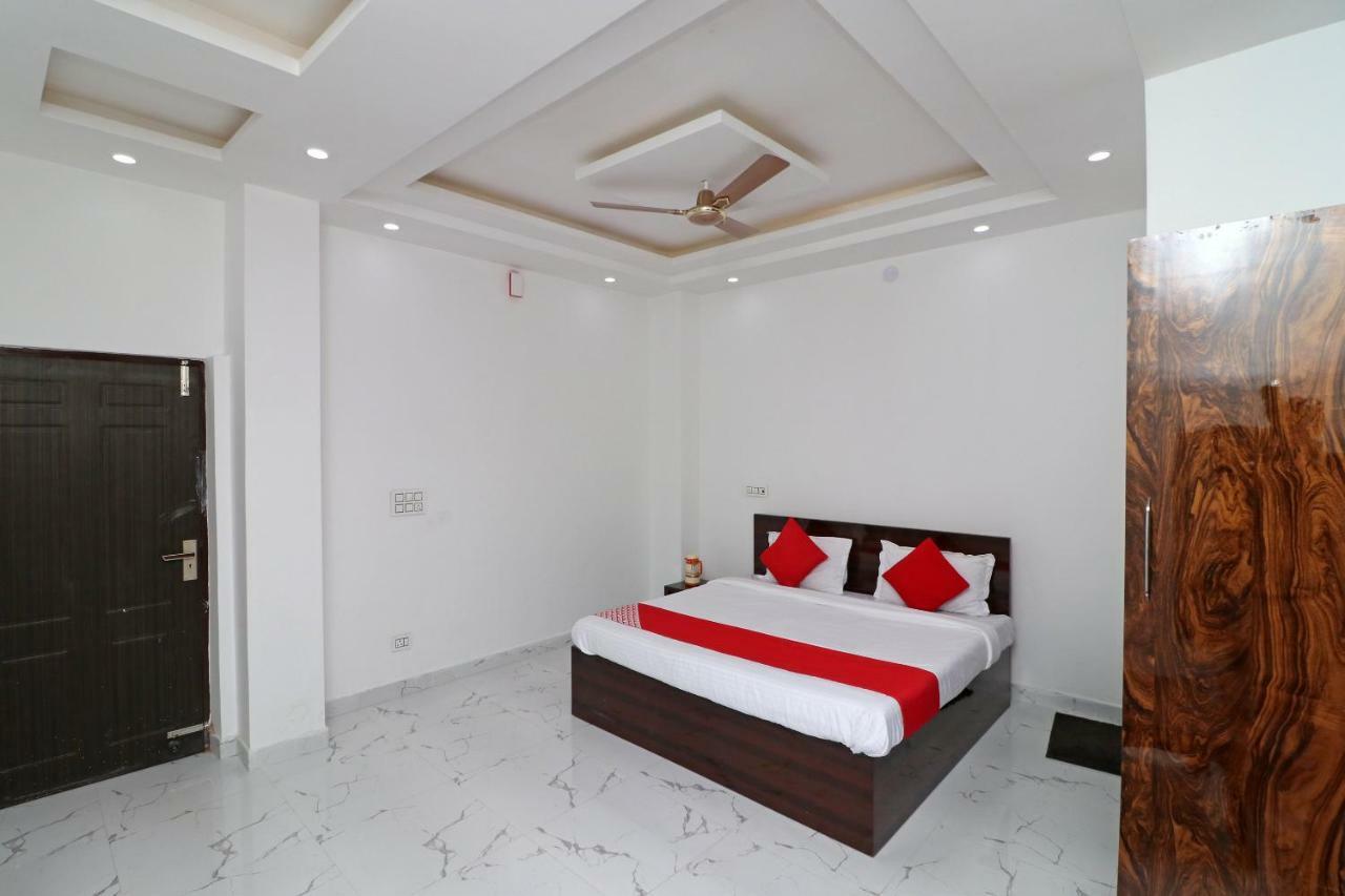 Oyo 29755 Hotel Jammu Airlines Exteriör bild